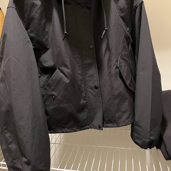 Brand new uniqlo parka - Picture 3 of 5